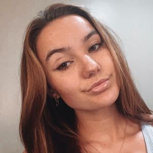 Meet your Posher, Madeline